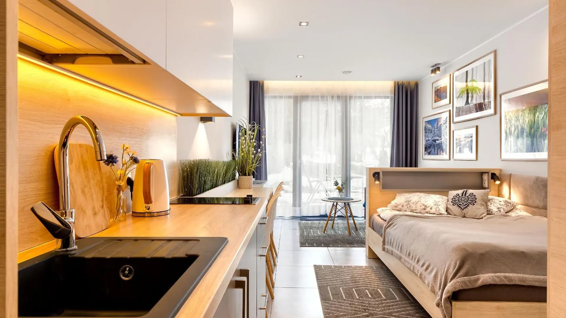 アパート Apartament Na Rowni ザコパネ